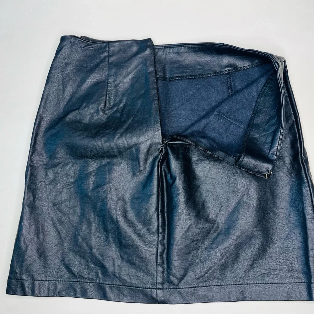 Faux leather mini skirt, small, black